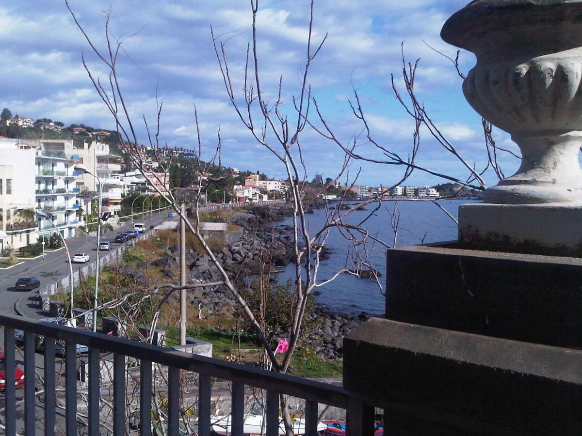 Ferienwohnung La Terrazza Dei Normanni Aci Castello Exterior foto